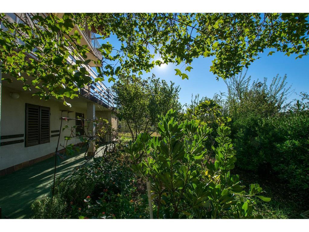 Apartments Velebit Стариград-Пакленица Экстерьер фото